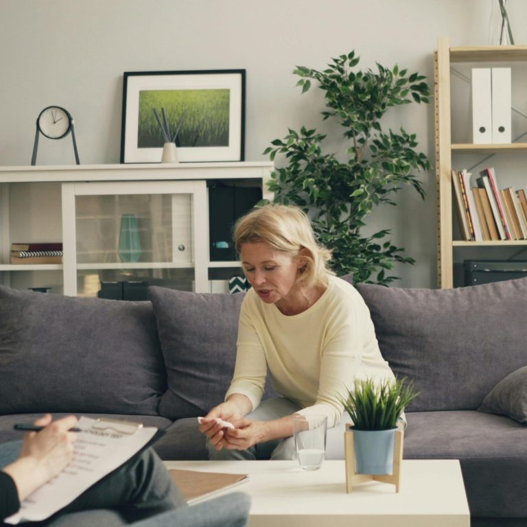 Występowanie spektrum autyzmuASD u jednostki a jego brak